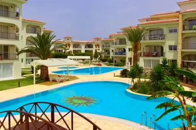 Image de Complexe d'appartements et de piscines près de Bogaz, région de Famagouste, Chypre du Nord