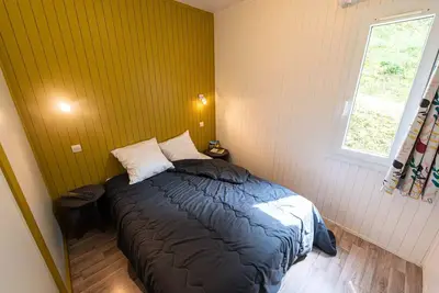 Image de Chalet Confort Authentik 34m² - 2 chambres + Terrasse couverte - 5 à 7 personnes - 5 pers. inclus dans le tarif