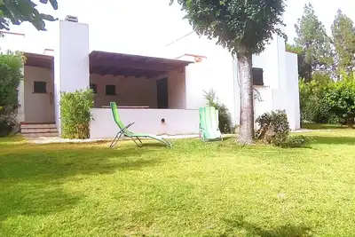 Image de Villa Entourée De Jardin 150mt. Loin d'un, . Longe plage de sable