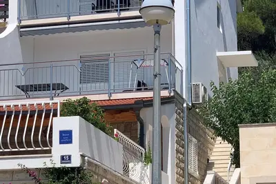 Image de Appartement Tonci 2. Og; (2 + 2) avec de belles vues sur la mer