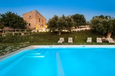 Image de vacances de vacances grande location de villa Italie, Sicile, Scicli, piscine, WiFi, long terme grande villa à court terme à louer à louer