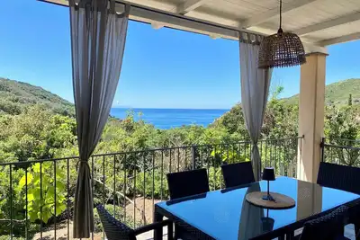 Image de Villa à Peri - Deux 5 lits avec terrasse couverte Mer