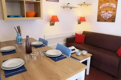 Image de 2 Pièces 4 Personnes 1 bébé Village
