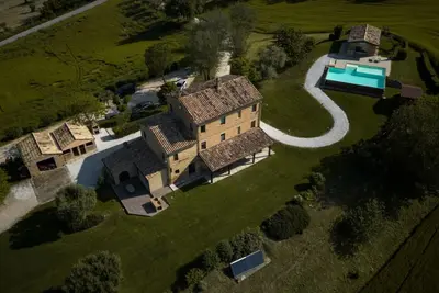 Image de Villa avec piscine privée et espace bien-être au coeur des Marches