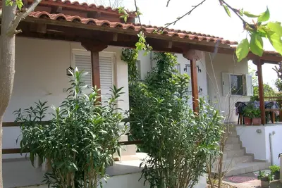 Image de Calme, au milieu d'une oliveraie, près de la plage, wifi | Maison de vacances Ili