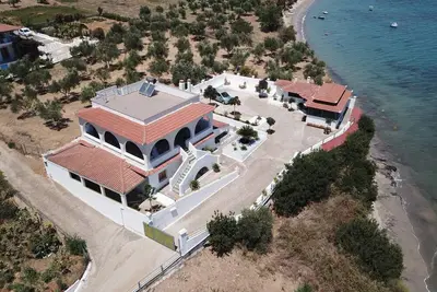 Image de Vue unique sur la mer! Appartement dans une position dominante au-dessus de la mer | Messenie