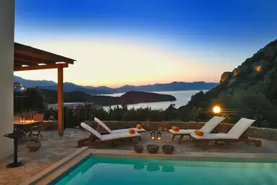 Image de Villa Gaia, belle villa spacieuse de quatre chambres avec piscine privée