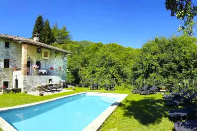 Image de 17c merchant villa, private swimming pool, medieval village