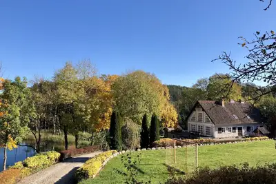 Image de Maison exclusive au bord du lac privé situé dans plus de 70 Ha. ou prairie.