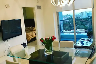 Image de Superbe appartement au miracle mile!