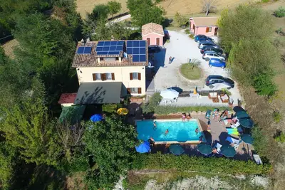 Image de Villa Sabrina Maison de campagne avec piscine et jardin