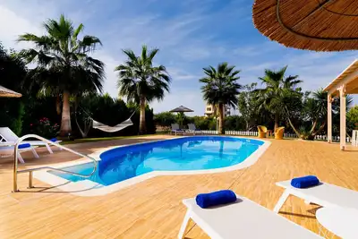 Image de Une belle villa vue mer avec 2 chambres, piscine privée, barbecue et grand jardin