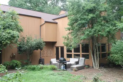 Image de Belle, spacieuse 5 Bedrm Home! Combinez w / 2 chambres apt pour 7 chambres!
