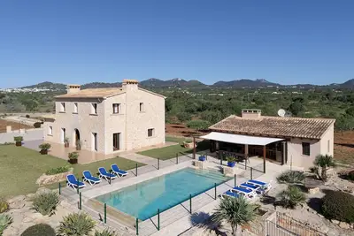Image de Finca pour 8 personnes avec wifi, piscine, jardin, barbecue et à seulement 2 min de la plage