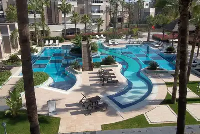 Image de Tropicana G 2, maison de rez-de-chaussée avec 3 chambres, position de coin dans une communauté 5 étoiles