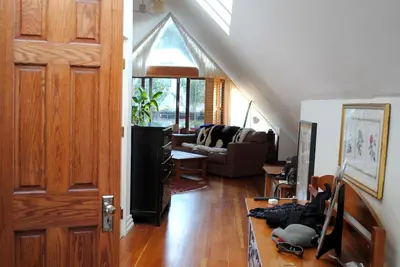 Image de Storybook Attic Loft Au sommet de la propriété familiale Alamo Square victorienne au cœur de Sf