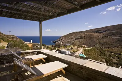 Image de Résidence de luxe avec vue panoramique sur la mer à Andros