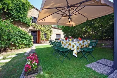 Image de Ferme rustique typique avec piscine