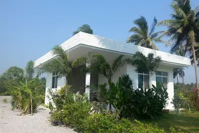 Image de Bungalow solide, Ă 200 m de la plage