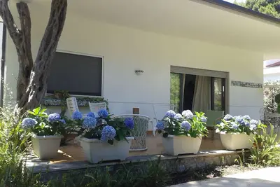 Image de Mondello villa près de la mer avec jardin