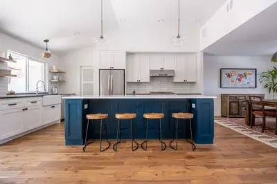 Image de Proche du centre-ville, du parc Zilker, d'une oasis spacieuse, réservez votre groupe pour Sxsw 2019!