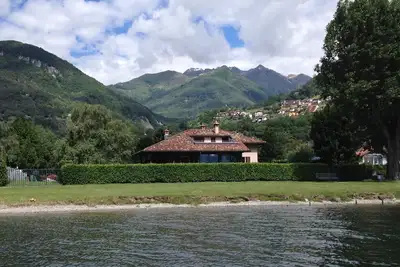 Image de Elégante maison de quatre familles avec jardin, plage et utilisation de la piscine