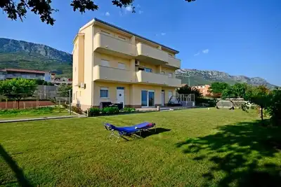 Appartement dans Kaštel Sućurac avec vue mer, Balcon, Climatisation, Wifi (570-3)
