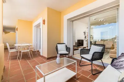 Image de 3 Chambres  Appartement Moderne Dans Le Resort De La Quinta Golf & Spa