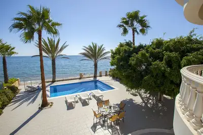 Image de Labg16 Sunset Beacfront Villa Meneou