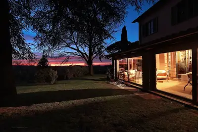 Image de Appartement dans une ferme pour les familles avec piscine.