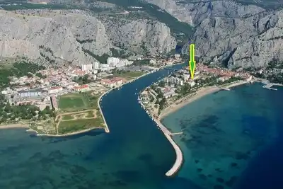 Image de Maison de vacances dans Omiš avec terrasse, Climatisation, Wifi, Machine à laver (4183-1)