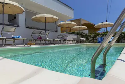Image de Sampieri, appartements dans résidence avec piscine à seulement 200 m de la mer