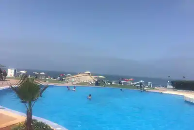 Image de Vue sur mer, grande piscine, appartement terrasse dans résidence de standing