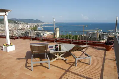 Image de Incroyable Penthouse à Salerne - Côte Amalfitaine. Quelques pas vers les plages et la vie nocturne