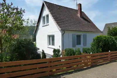 Image de Excellentes vacances dans la région du Weserbergland! Dans maison avec jardin pour 4 personnes. & Animaux