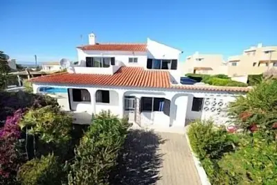 Image de Belle villa avec piscine privée, la famille