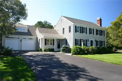 Image de Juste 3 / 10'S D'Un Mille À Pleasant Street Beach. Belle Maison Mise À Jour Avec Beaucoup D'Espace De Vie.