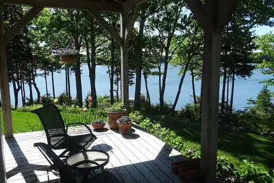 Image de Maison d’hôtes «Thyme & Tide» au bord de l’eau, dans la baie de Muscongus.