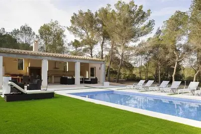 Image de Villa pour 10 personnes avec vue sur les montagnes, barbecue, piscine et wifi