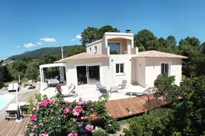 Image de Jolie Villa avec piscine à proximité de Porto-Vecchio
