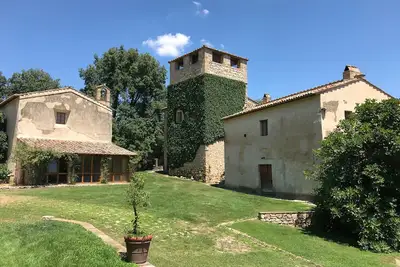 Image de Borgo historique, entièrement restauré avec petite église, nature et lac