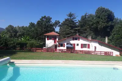 Image de Jolie maison basque centre d'Ascain avec piscine