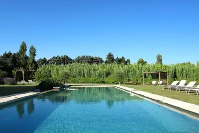 Superbe authentique propriété relais 17e relais en Provence -