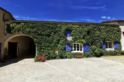 Image de L'Ancienne Distillerie - Martell. Gîte de luxe, à seulement 10 min de Cognac