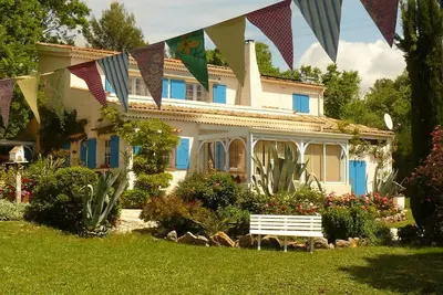 Image de Maison pleine de charme au coeur de La Provence Verte, Ă 30 min. des plages.