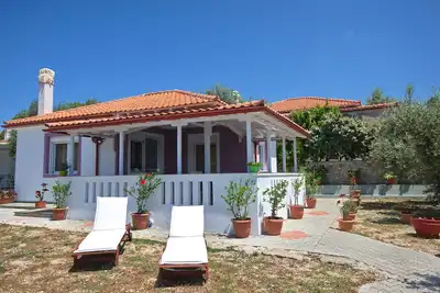Myrtillos Cottage, style moderne, superbes vues, à proximité des installations