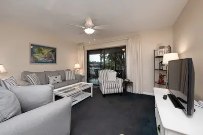 Image de Sanibel Moorings # 1622 à quai