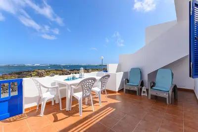 Image de Appartement \"Mirador del Roque 2\" en bord de mer avec terrasse, vue mer et wifi