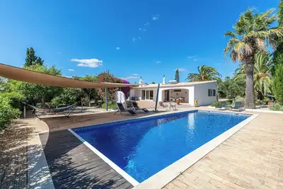 Image de Villa portugaise traditionnelle pour les amateurs de plage; Connaisseurs et golfeurs