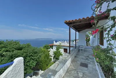 Maison Jasmine- Piscine panoramique- Accés à la mer- Vue privilégiée sur l'Egée.